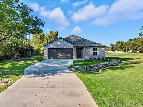 226 W Price Ave, Oologah, OK 74053
