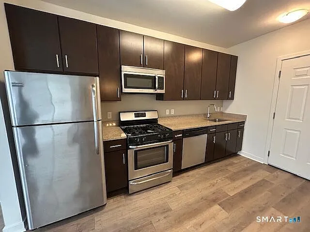 110A Towne St #403 — Photo 7