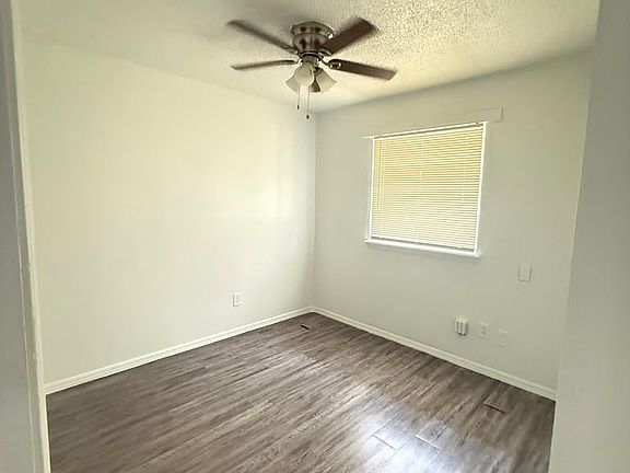 4th image of 624 Lloyd Ave