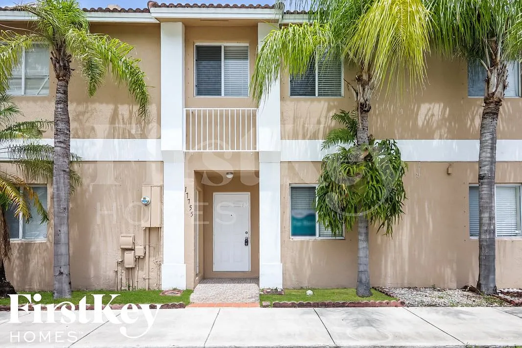 3 bed, 2.0 bath, 1310 sqft, $2,825 — Photo 1