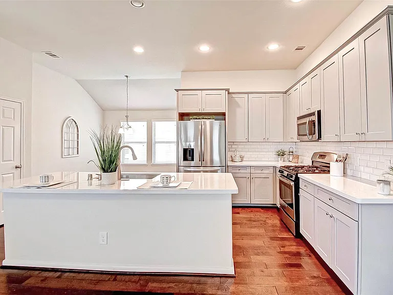18802 Majestic Vista Ln — Photo 8