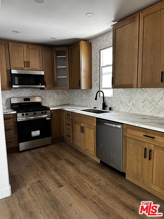1 bed, 1.0 bath, 700 sqft, $2,600 — Photo 3
