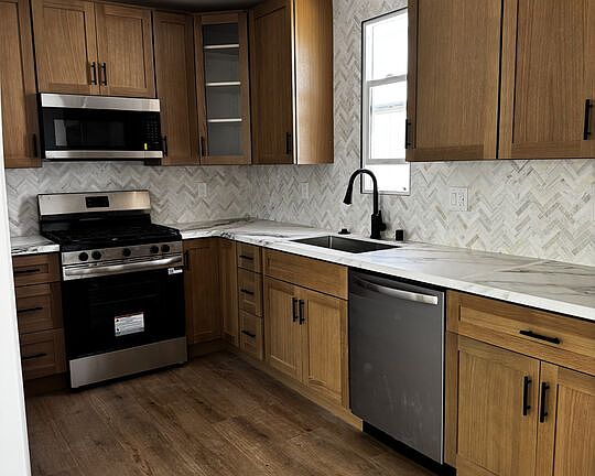 3rd image of 1225 West Blvd Unit 1/2