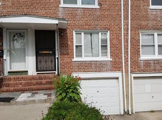 8613 256th St, Floral Park, NY 11001