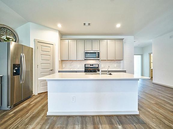 4th image of 19031 Derrington Manor Ln