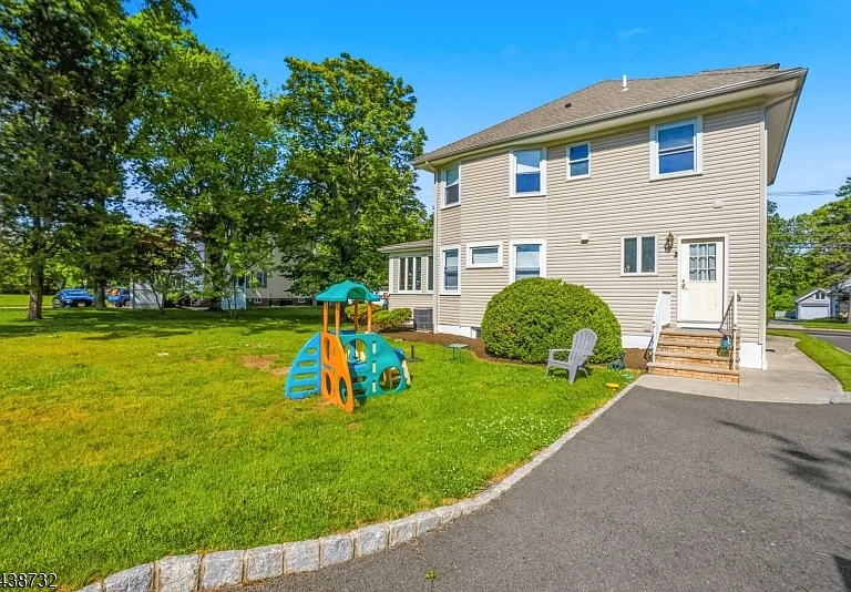 306 Walnut Ave — Photo 6