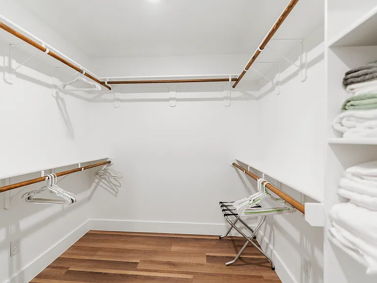6701 Woodhue Dr — Photo 25