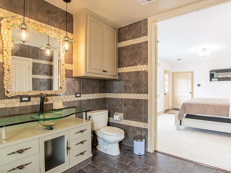 3631 Seguin Dr — Photo 22