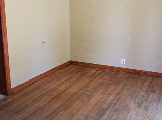 710 9th St APT 5, Rawlins, WY 82301