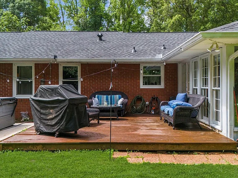 852 Benson Hurst Dr SW — Photo 15