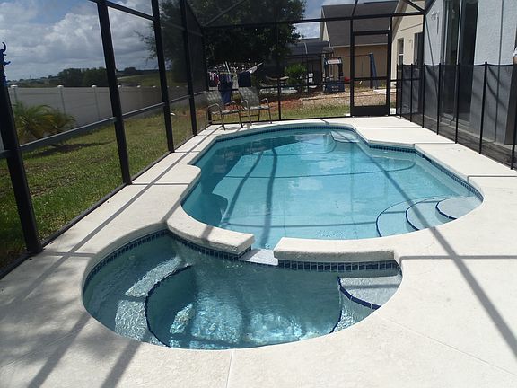 2nd image of 1365 Knollwood Dr