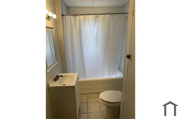 Building Photo - 5744 Apricot Ave #5744