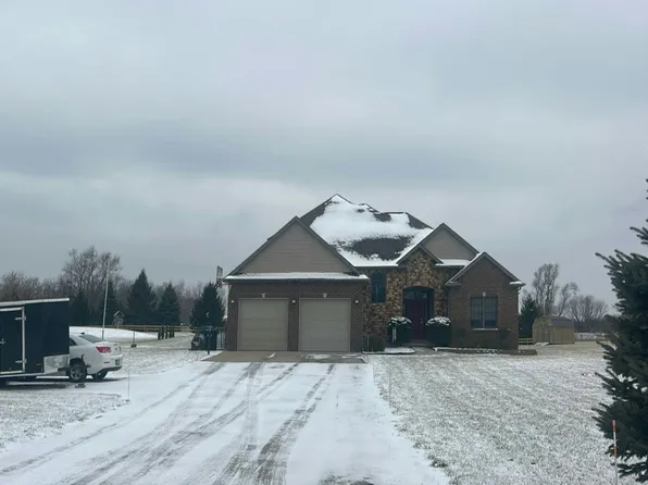 1055N-200 E E St, Angola, IN 46703