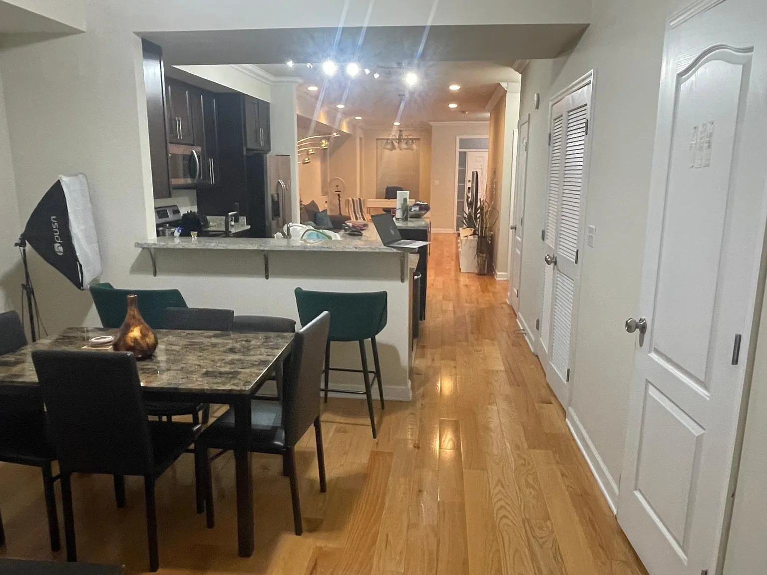5 bed, 3.5 bath, 1800 sqft, $8,100 — Photo 4