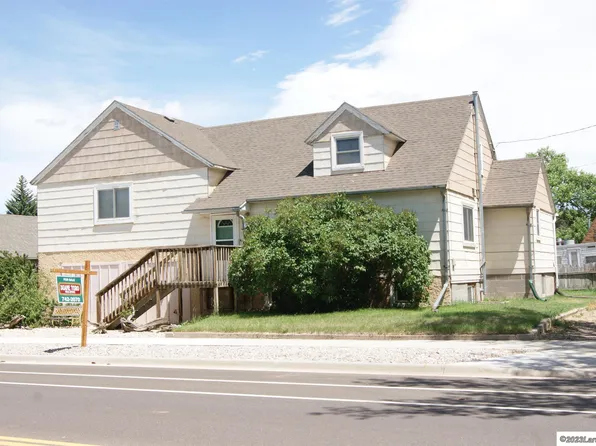 963 N 9th St, Laramie, WY 82072