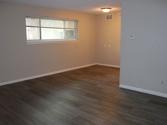 3rd image of 1620 Fairchild Ave #3