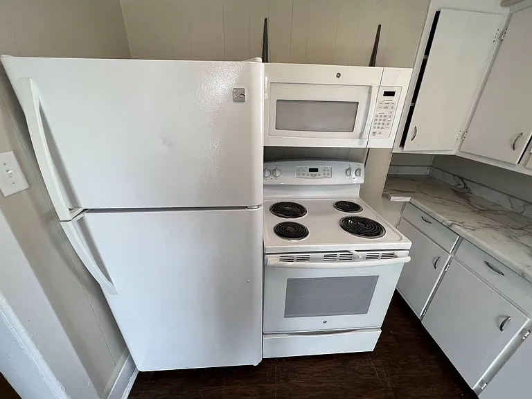 104 S Washington Ave — Photo 16