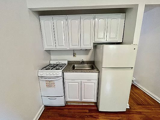 2nd image of 203 W 91st St #3AA