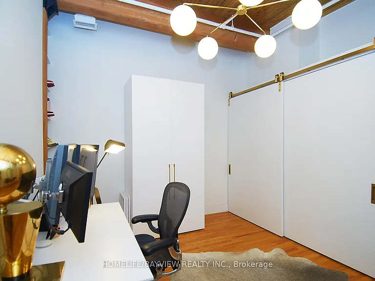 993 Queen St W #203 — Photo 11