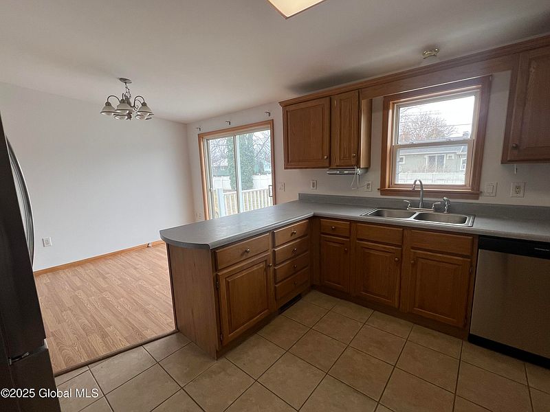 5th image of 29 Lori Avenue