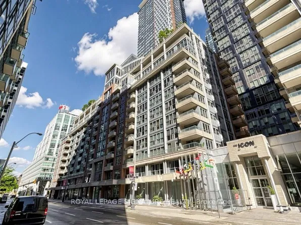 270 Wellington St W #313, Toronto, ON M5V 3P5