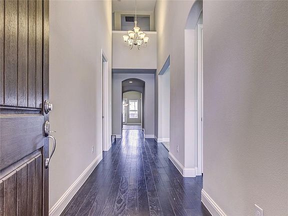 2nd image of 1809 Crystal Cove Ln