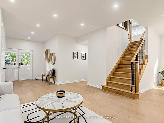 5th image of 157 Bilbrough St