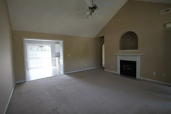 1171 Steele Meadows Dr — Photo 2