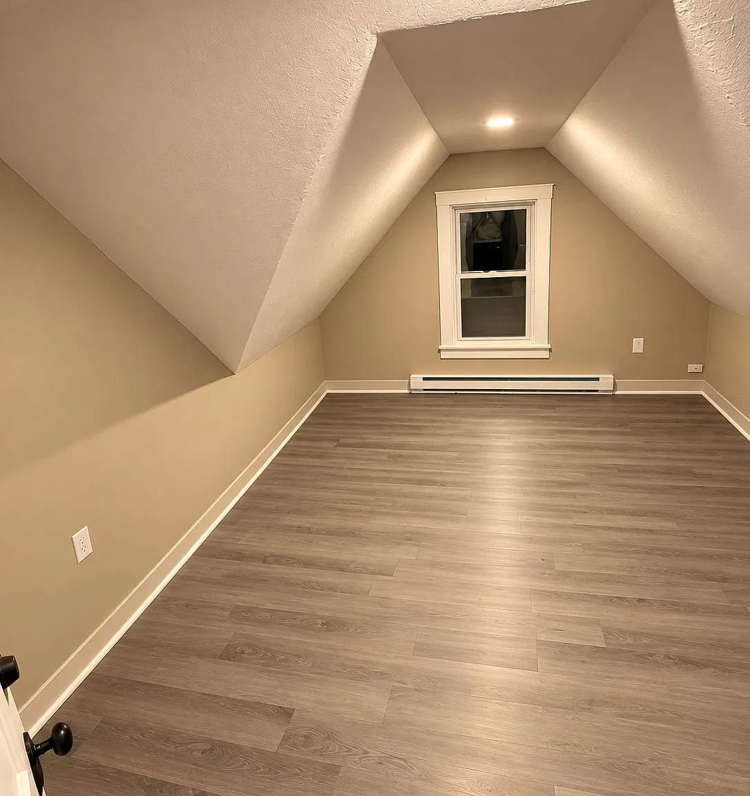 4 bed, 1300 sqft, $1,000 — Photo 2