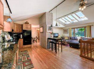 32 Old Tavern Rd, Wayland, MA 01778