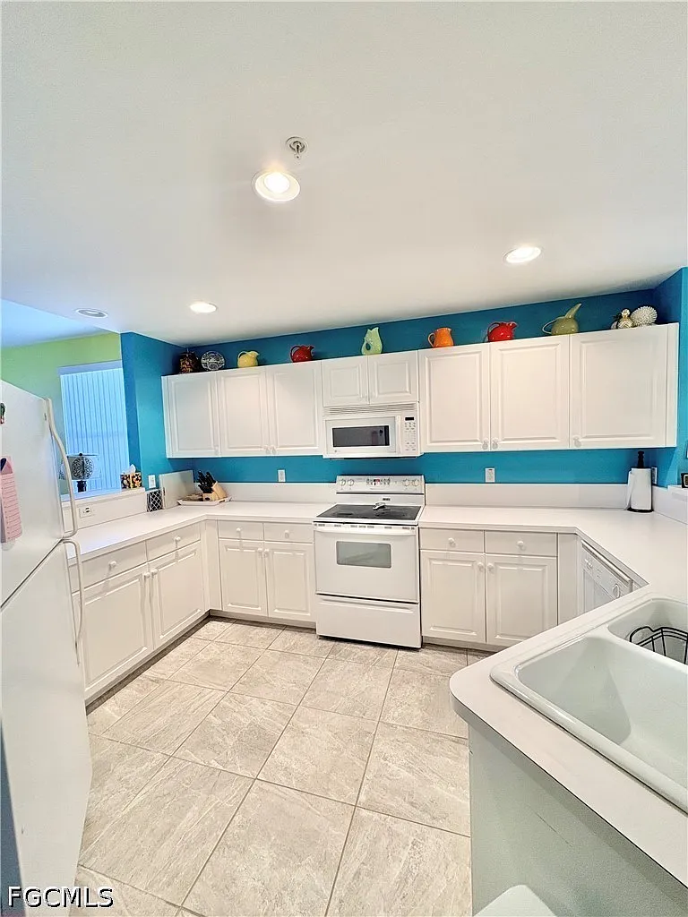 2 bed, 2.0 bath, 1391 sqft, $1,550 — Photo 2