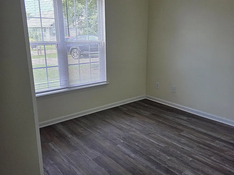 1200 Saint Charles Cir — Photo 5