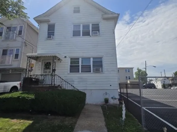 137 Washington Ave #2, Elizabeth City, NJ 07202