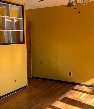 5th image of 120 Henry St