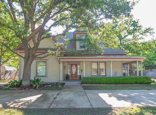 415-415A N Elm St, Arlington, TX 76011