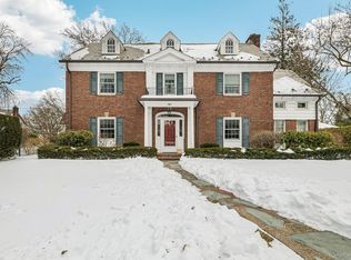 167 Kensington Rd, Garden City, NY 11530