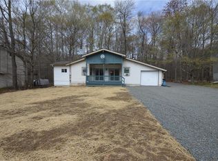 1067 Country Place Dr, Tobyhanna, PA