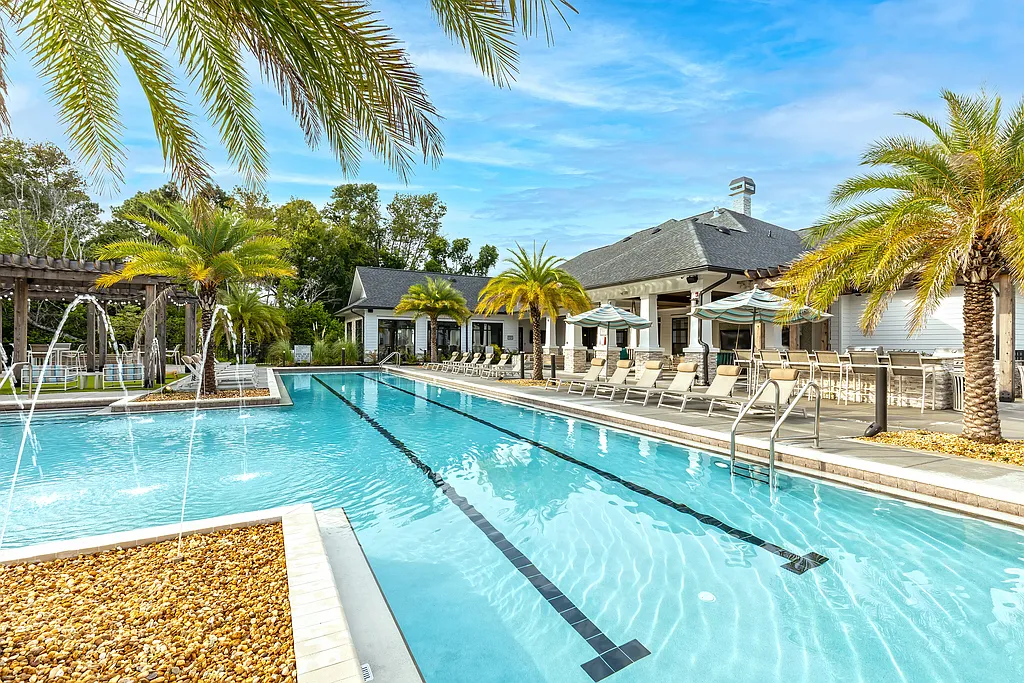 Vintage Amelia Island Apartments — Photo 1