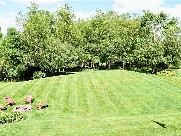 3rd image of 7045 Highland Creek Dr