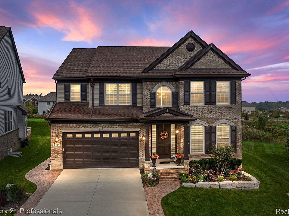 1st image of 4705 N Stonegate Cir