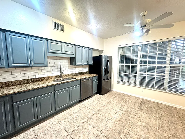 2800 Countryside Blvd #1-33 — Photo 38