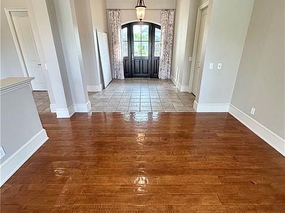 4th image of 10020 Magnolia Pointe