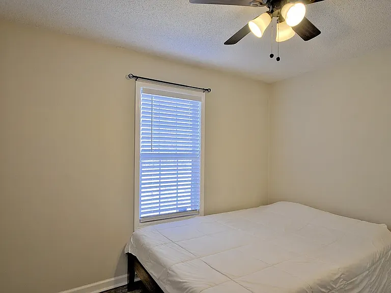 422 Woodale Dr — Photo 22