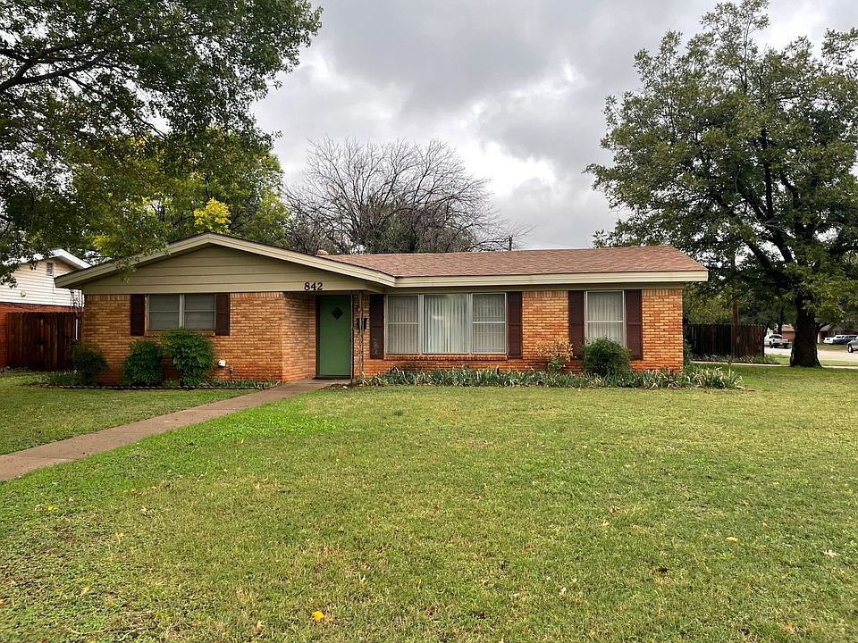 1st image of 842 Crestwood Dr