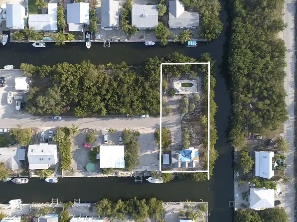 29007 Palmetto Dr, Big Pine Key, FL 33043