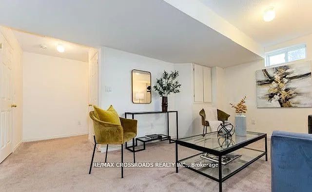 2 bed, $1,900 — Photo 4