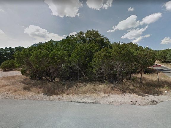2nd image of 2 Persimmon Dr