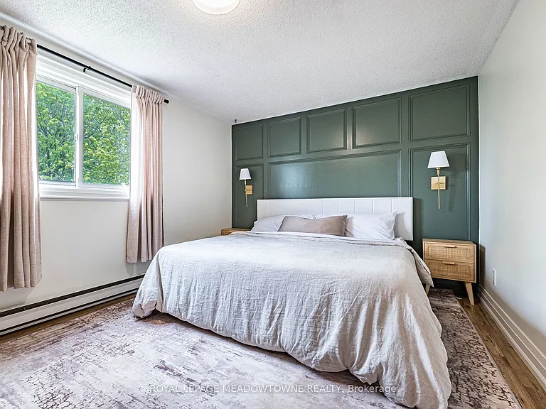 520 Pineview Gdns — Photo 14