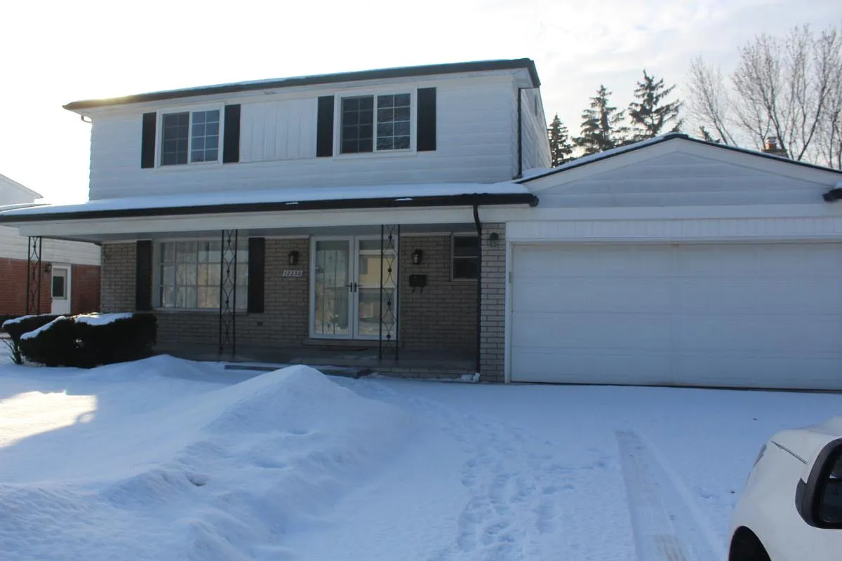 12230 Schauer Dr photo 1