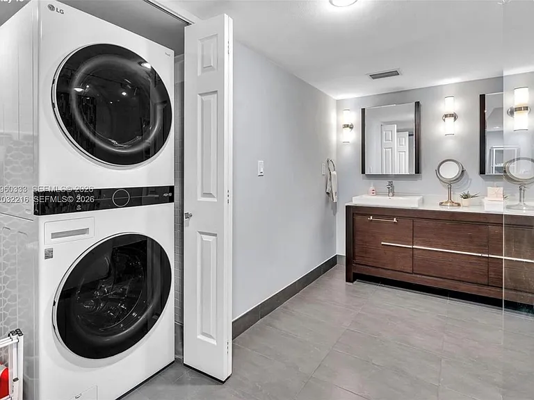 6423 Collins Ave #409 — Photo 37
